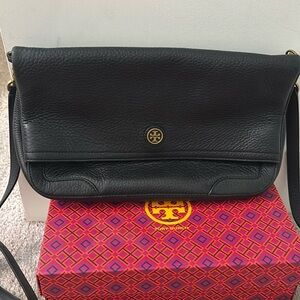 Tory Burch fold over crossbody bag- Black leather - excellent condition